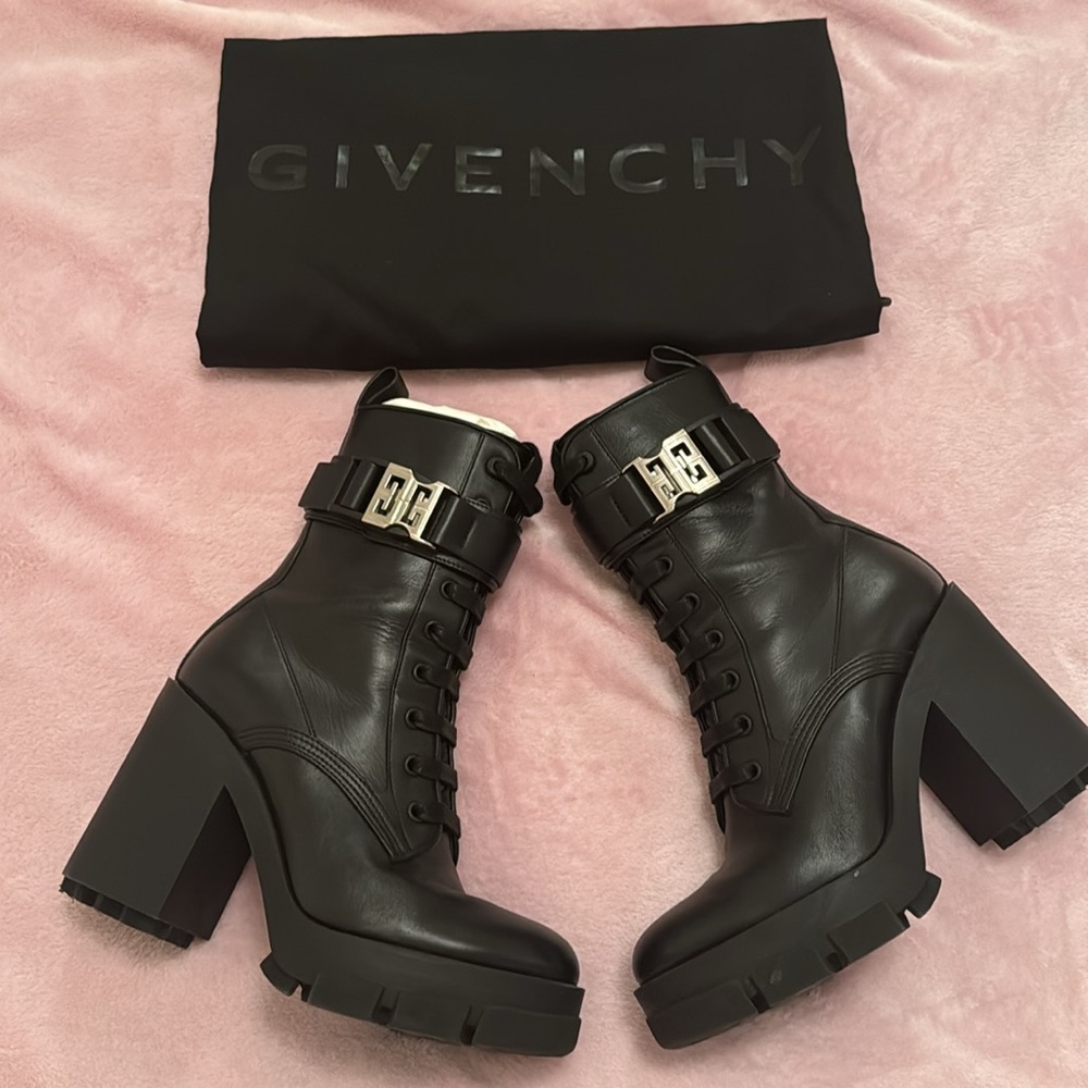 βΌοΈβͺοΈGivenchy β LEATHER COMBAT BOOTS βͺοΈβΌοΈ - Picture 6 of 11